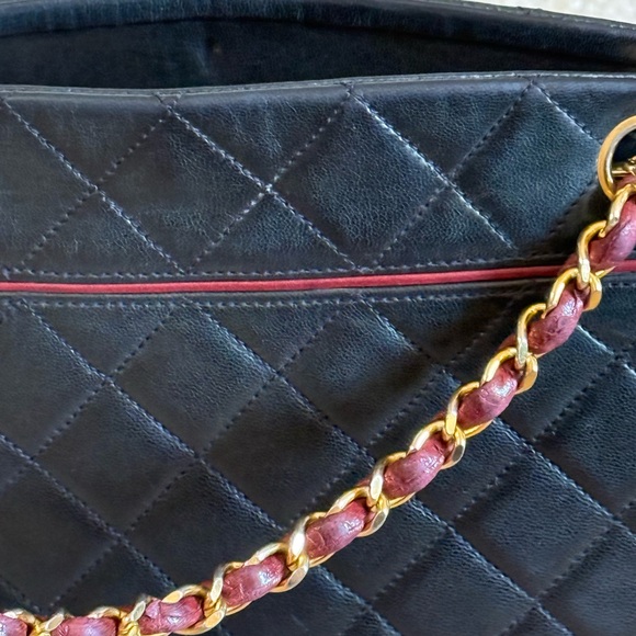 Chanel Matelasse Dark Navy VINTAGE AUTHENTIC Quilted Chain Shoulder Bag handbag - Picture 14 of 16